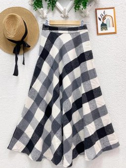 Siyah Ekose Detaylı Kaşe Uzun Etek