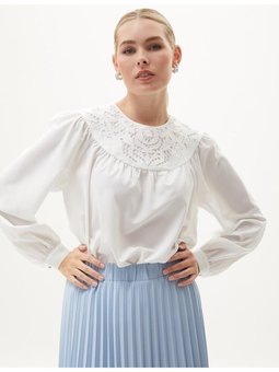 Dantel Detaylı Bluz Ekru