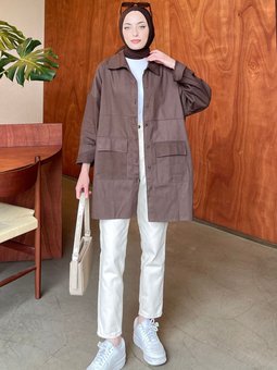 Kapaklı İki Cepli Tahta Düğmeli Gömlek