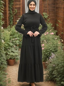 Siyah Kolları Volanlı Kuşaklı Elbise