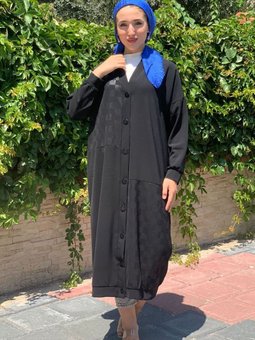 Siyah Jakarlı Uzun Kap