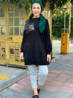 Siyah Taşlı Zımba Baskılı Sweat