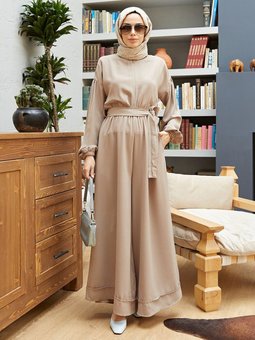 Beli Kuşak Detaylı Tulum Bej