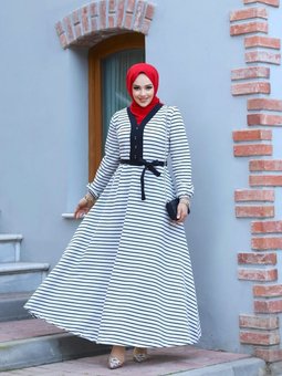 Beyaz Ön Düğme Detaylı Kol Lastikli Ve Çizgili Kaşkorse Elbise