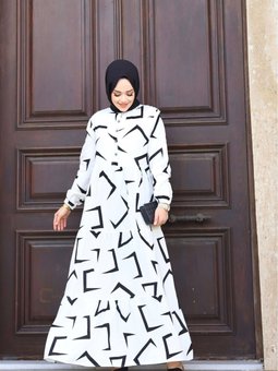 Beyaz Yazlık Önü Düğmeli Desenli Dokuma Viskon Şık Elbise