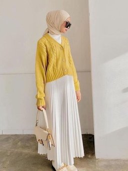 Beyaz Piliseli Uzun Etek