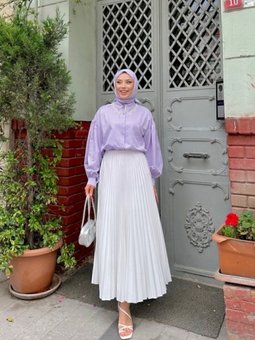 Beyaz Piliseli Uzun Etek