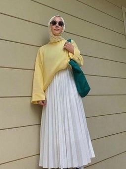 Düz Beyaz Piliseli Uzun Etek