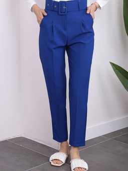 Saks Mavisi Kemerli Pile Detaylı Kumaş Kalem Pantolon