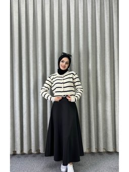 Düğme Detaylı Çizgili Triko Hırka