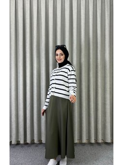 Düğme Detaylı Çizgili Triko Hırka