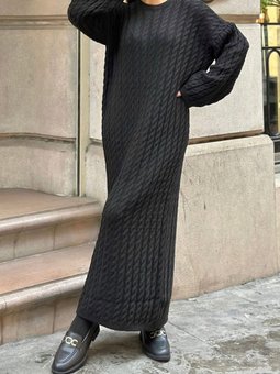 Siyah Saç Örgülü Uzun Triko Elbise