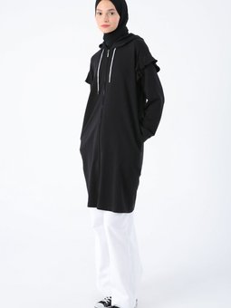 Siyah Pamuklu Omzu Volanlı Kapüşonlu Simli Bağcık Detaylı Fermuarlı Hırka