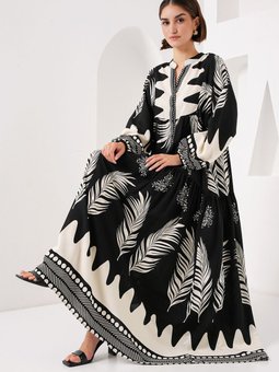 2423 Otantik Desenli Elbise Siyah1