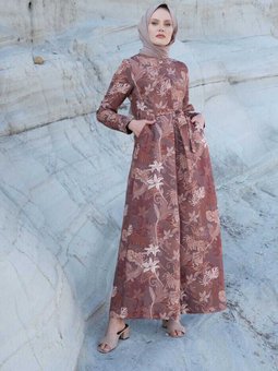 Güğüs Kısmı Gizli Düğmeli Bel Kuşaklı Baskı Desenli Tulum 3486 Kahverengi