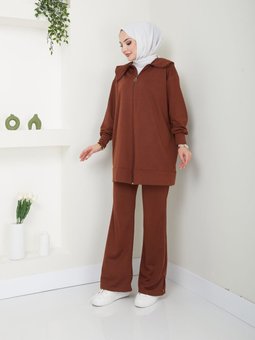 Paçası Yırtmaçlı Fermuar Yaka Detaylı Pantolonlu Takım