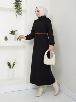 Siyah Kemerli Balıkçı Yaka Elbise