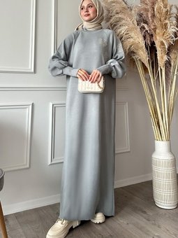 Çiçek Taşlı Balon Kol Gri Triko Elbise