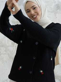 Helly Papatya İşlemeli Hırka Siyah