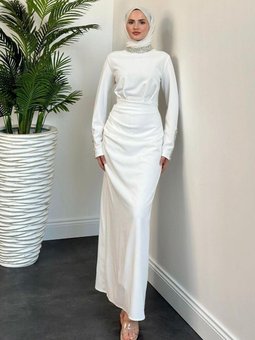 Belary Kolu Ve Boynu Taşlı Abiye Elbise Beyaz