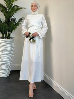 Farzeen Boynu Taşlı Saten Abiye Elbise Beyaz