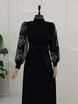 Dik Yaka Organze Kol Taş Detaylı Elbise