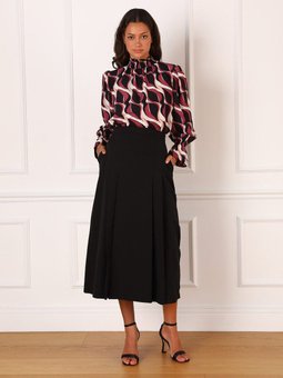 Önü Pileli Cep Detaylı Dokuma Etek Siyah