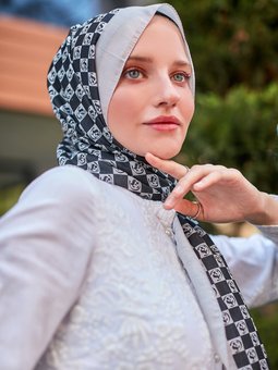 Logo Desenli Çok Renkli Şal