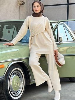 Yandan Şallı Triko Takım Ekru