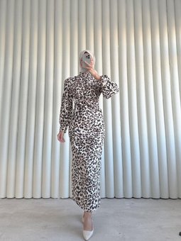 Yeni Sezon Yandan Bağlamalı Leopar Desenli Tesettür Abiye Elbise