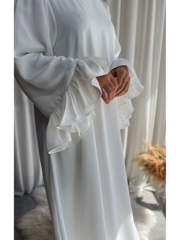 Model Zeliha Medine Ipeği Beyaz Kolları Geniş Elbise