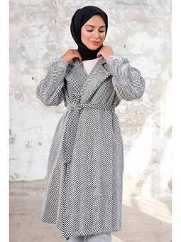 Esilay Kuşaklı Oversize Beyaz Kap