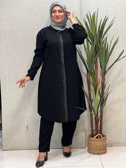 Önü Serpme Taşlı Tunik