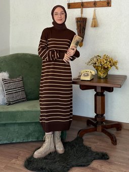 Kahverengi Çizgili Triko Elbise