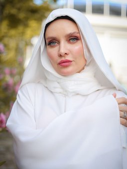 Umre Ve Günlük Kullanım İçin Beyaz İpek Abaya Ferace