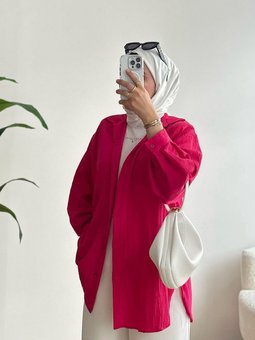 Uzun Kollu Cepli Düğmeli Gömlek