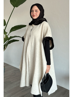 Kürk Ve Broş Detaylı Krem Panço