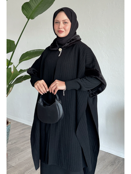 Kürk Ve Broş Detaylı Siyah Panço