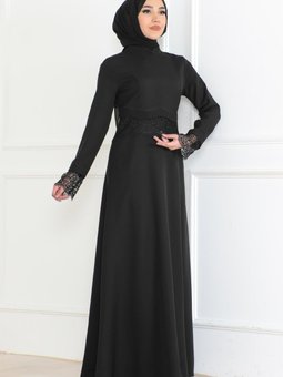 Siyah Dantel Detaylı Abiye Elbise