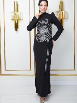 Önü Taş Ve Puldan Motif Desenli Krep Abiye Elbise Siyah 1672