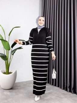 Siyah İnce Çizgili Dik Yaka Ve Fermuarlı Triko Elbise