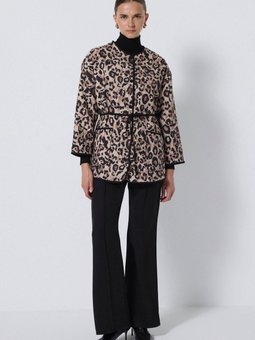 Leopar Desenli Kapitone Ceket