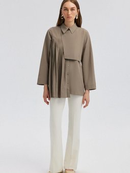 Pilise Detaylı Asimetrik Gömlek