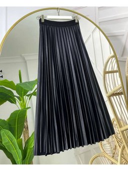 Siyah Deri Görünümlü Piliseli Etek