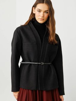 Kontrast Deri Kemerli Siyah Ceket