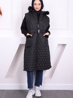 Siyah Kapüşonu Kürklü Kapitone Yelek