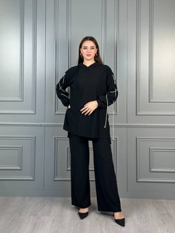 Kapüşonlu Ve Kollu Bağcık Şıklığı Takım