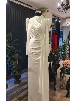 Beyaz Kumaştan Drape Detaylı Söz Nişan Nikah İçin Abiye Elbise