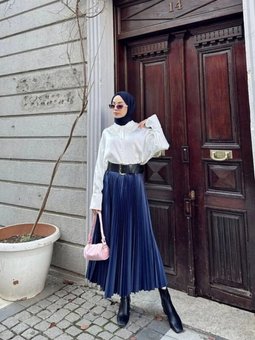 Deri Görünümlü Pileli Etek