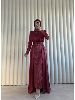 Muhteşem Kuyruk Detaylı İnce İşlemeli Hanedan Kesim Abiye Elbise